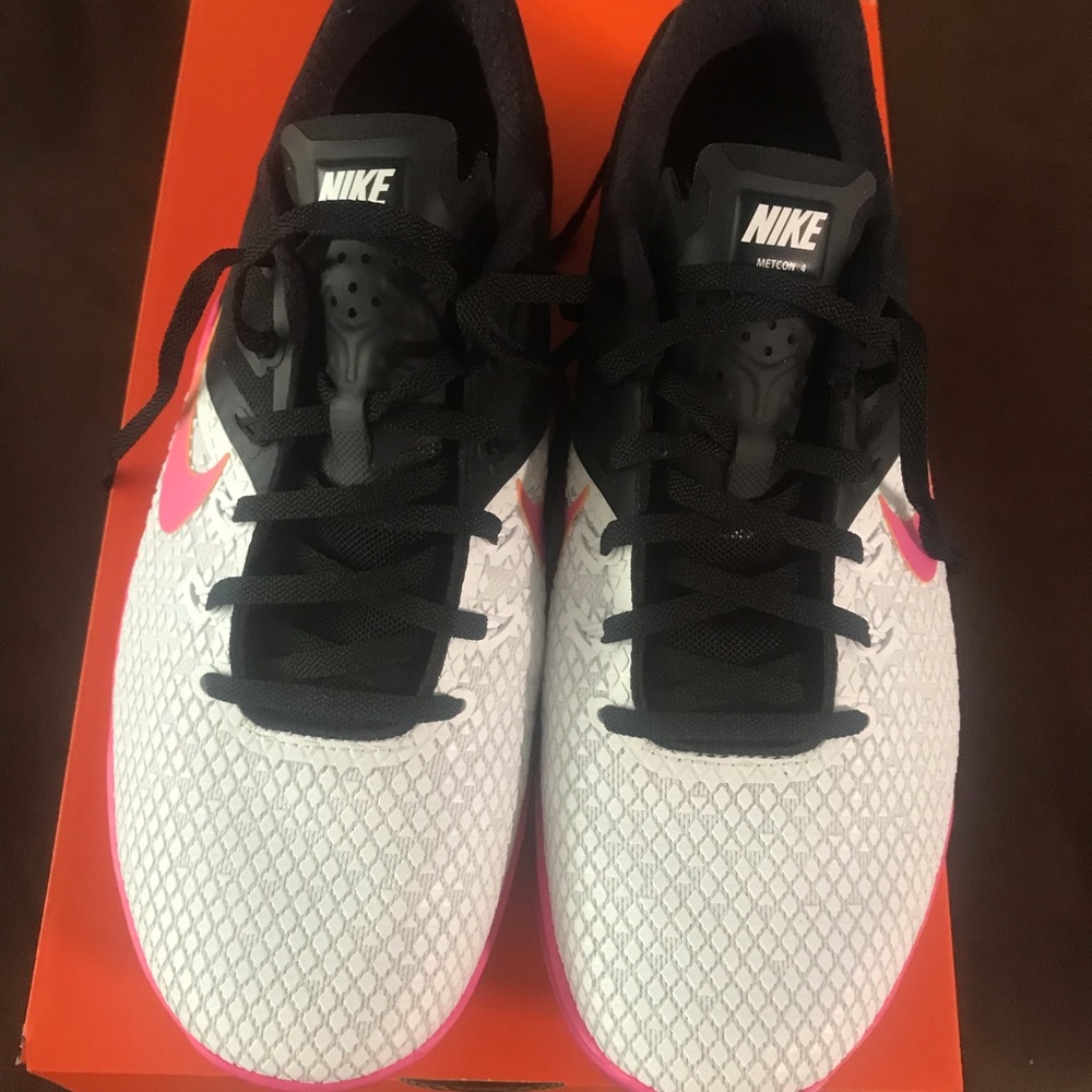Nike Metcon pink, black & white